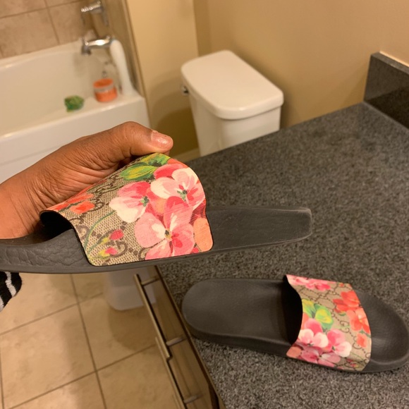 gucci slides floral print